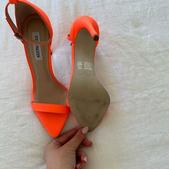 Neon Orange Steve Madden Heels 7.5 - Picture 4 of 5
